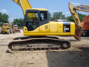 PC200LC-7_ (2).JPG  